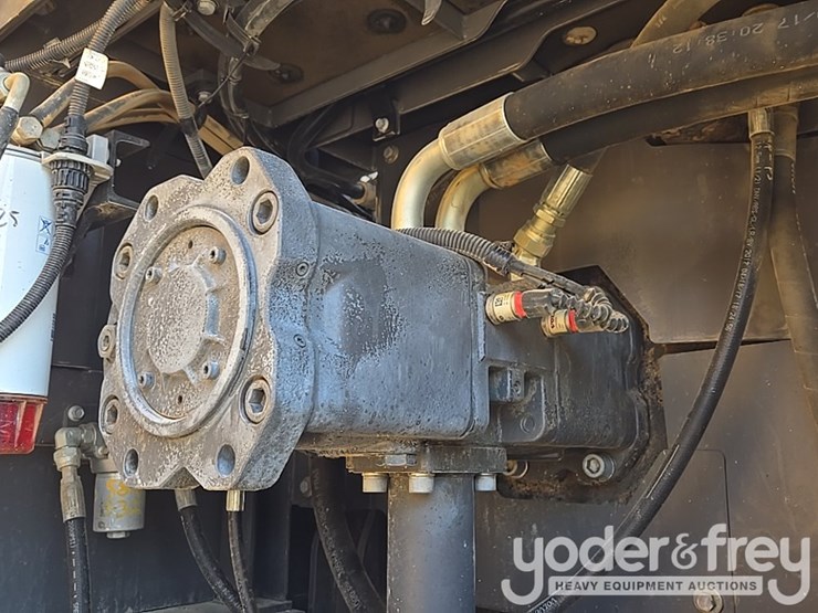 2017-volvo-ec350el-image-75