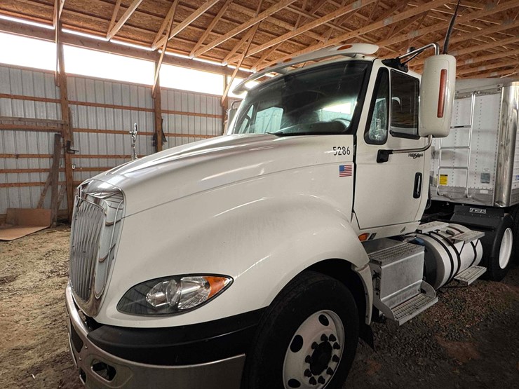 2014-international-prostar-image-1