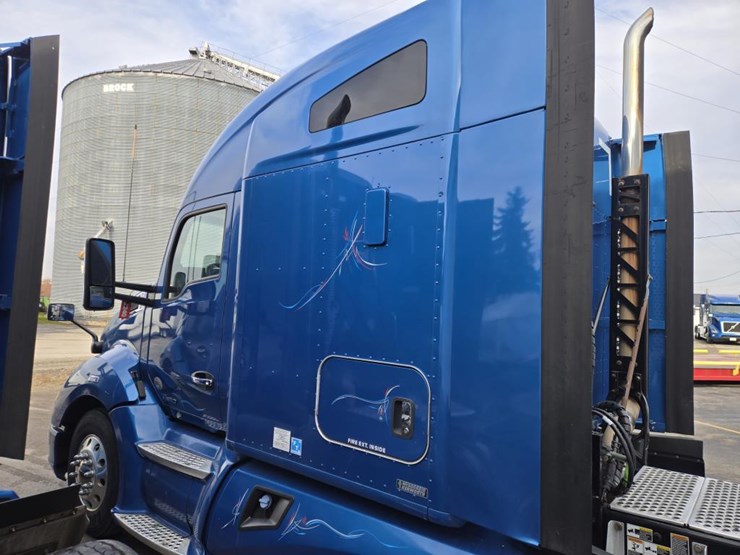 2018-kenworth-t680-image-19