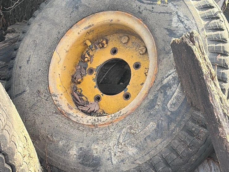 #71-•-forklift-tires-image-2