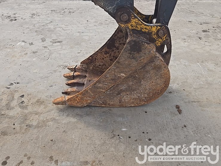 2018-deere-310sl-image-15