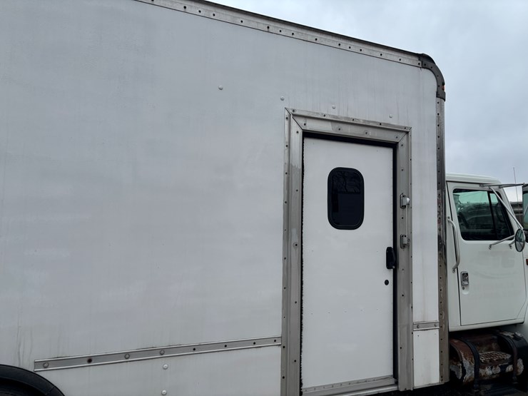 2002-international-4700-image-47