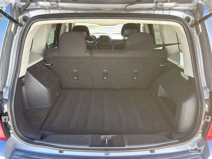 2015-jeep-patriot-sport-image-24