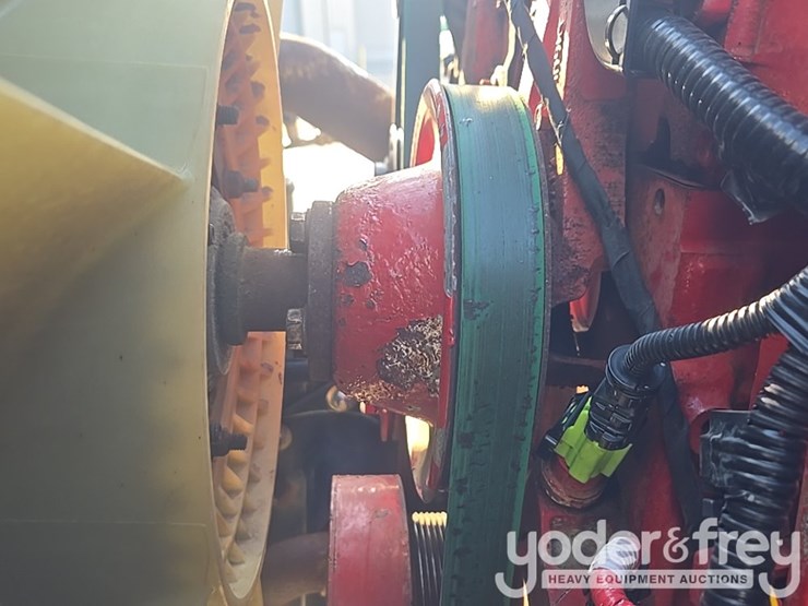 2020-freightliner-m2-106-image-48