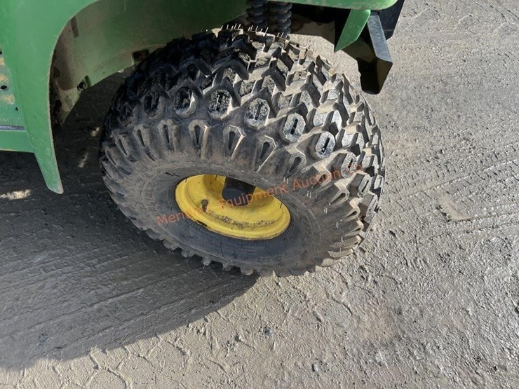 john-deere-gator-image-11