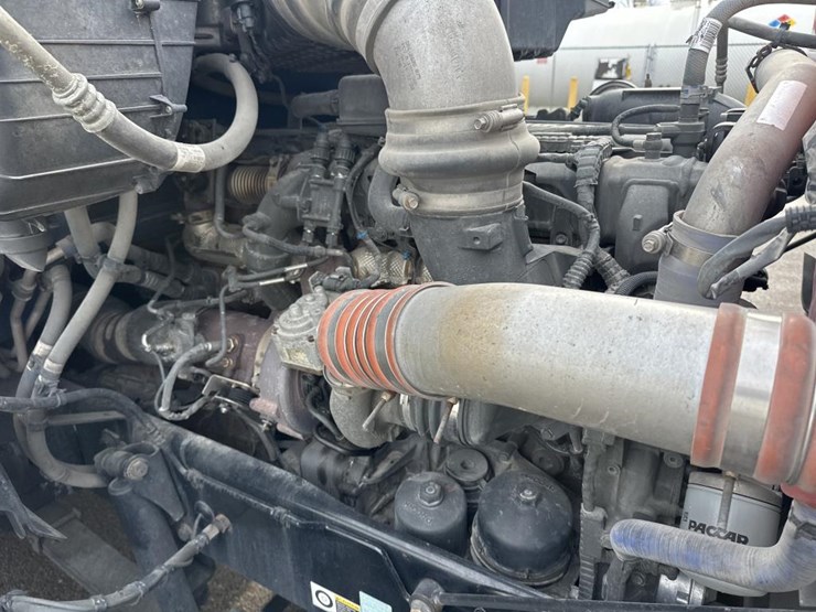 2020-kenworth-t680-image-28