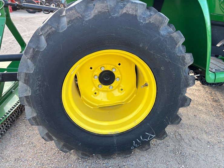 2022-john-deere-3025e-image-24