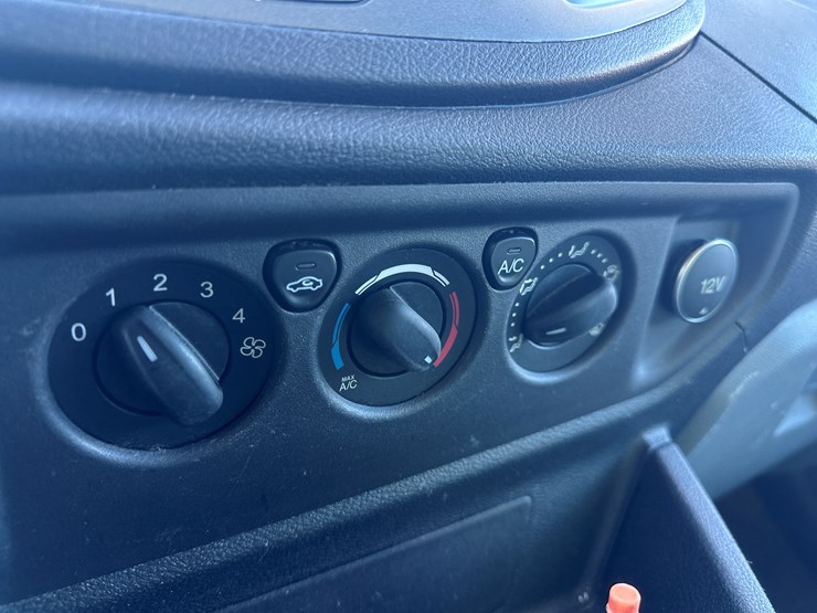 2017-ford-transit-image-51