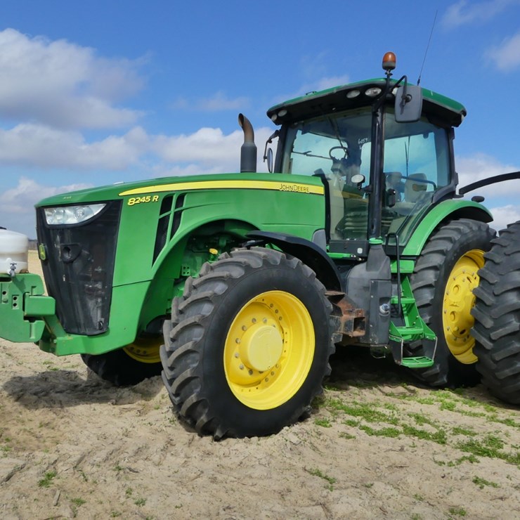 JOHN DEERE 8245R