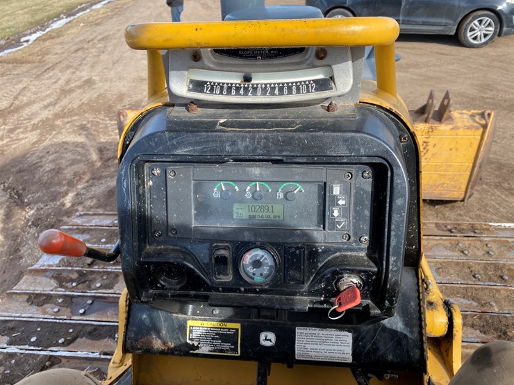 2004-deere-700h-lgp-image-39