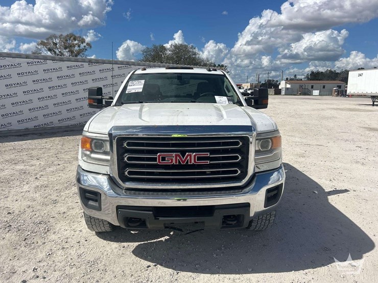 2017-gmc-sierra-2500-image-22