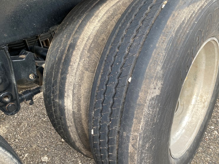 #502-•-2012-northern-8,500-gallon-semi-manure-tanker-(has-wi-title)-(waupun,-wi)-image-26