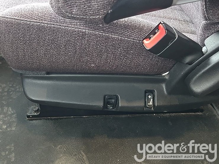 2019-peterbilt-579-image-76