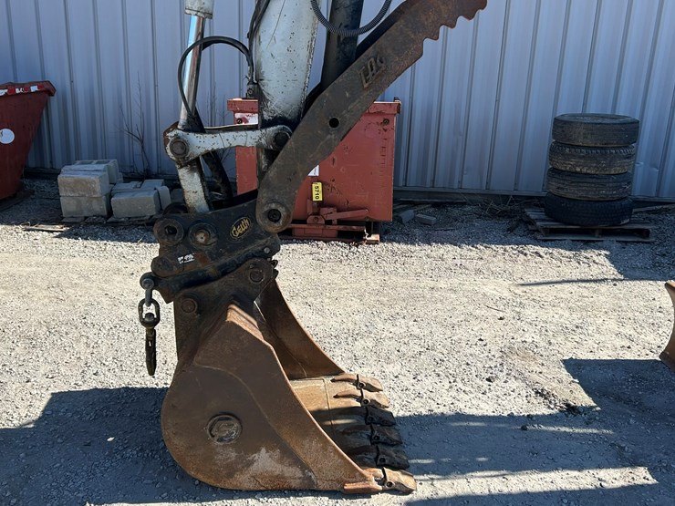 takeuchi-tb180fr-image-10