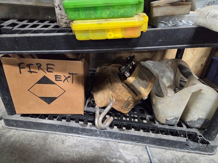 #5425-•-o-rings,-fittings,-screws,-radio,-and-more-image-6