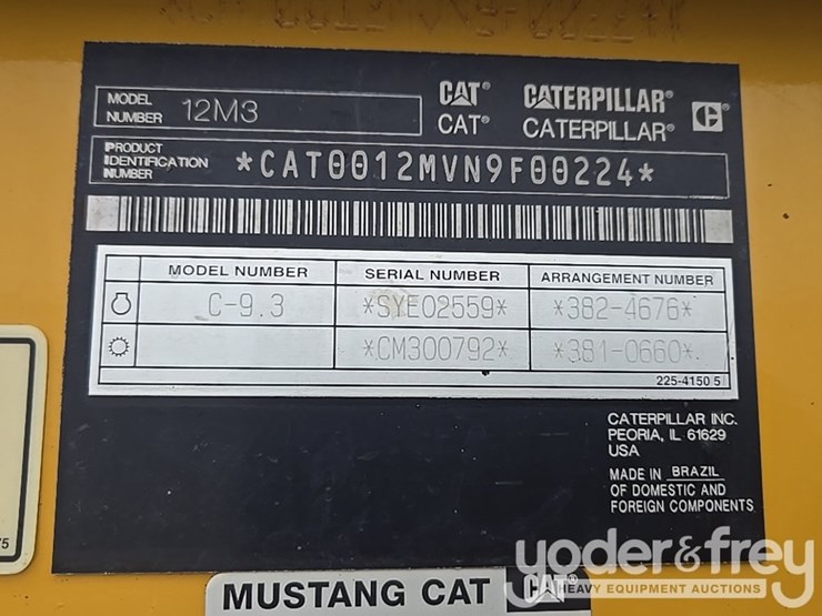 2015-caterpillar-12m3-image-101