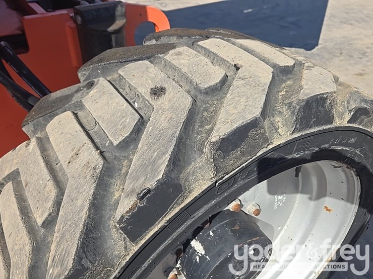 2017-jlg-600aj-image-20