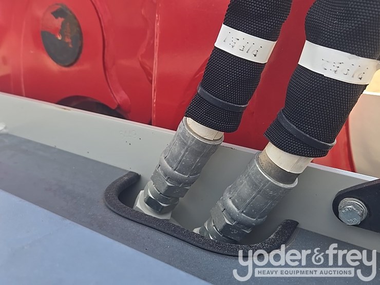 2023-takeuchi-tl12v2-image-41