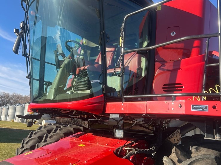 2023-case-ih-8250-image-79