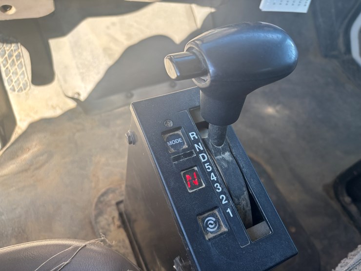 2005-sterling-lt8500-image-31