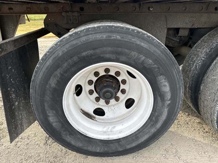 2017-utility-53'-image-27