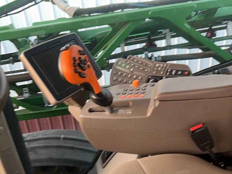 2014-john-deere-r4030-image-71