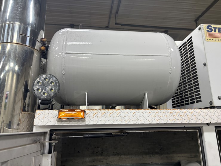 1987-peterbilt-379-image-45