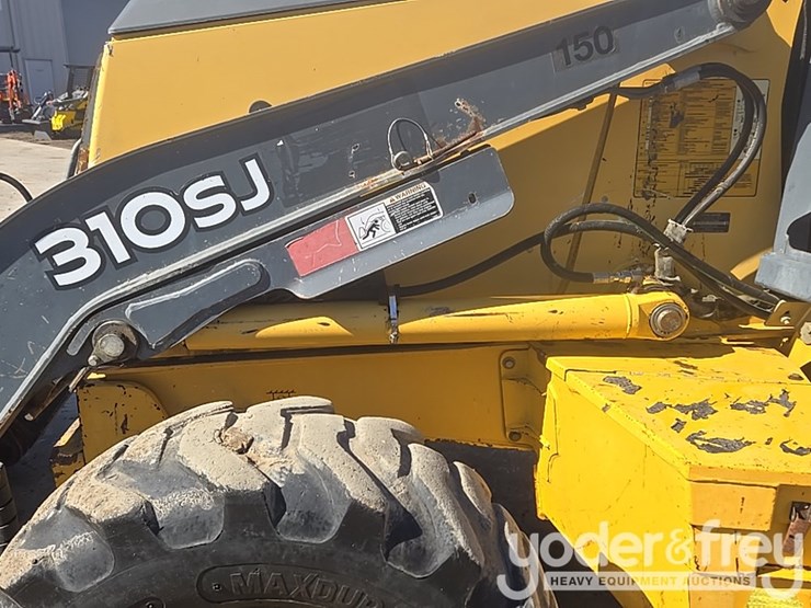 2010-deere-310sj-image-27