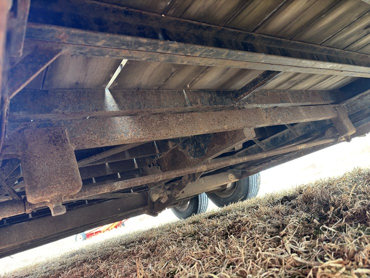 #2276-•-2013-b-&-b-20'-tandem-axle-tilt-bed-trailer-image-26