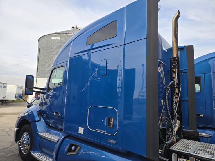 2019-kenworth-t680-image-14