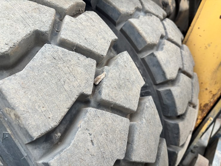 #2302-•-hyster-275-forklift-image-67