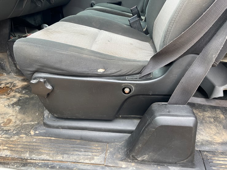 2008-gmc-3500-image-32