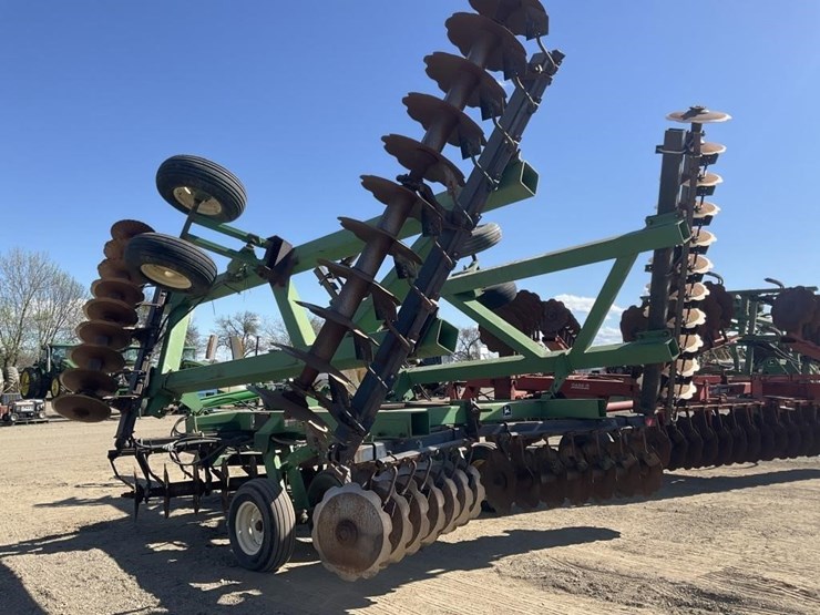 john-deere-32-image-4