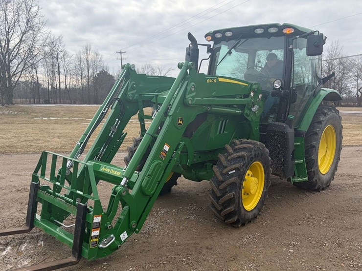 john-deere-6110r-image-1