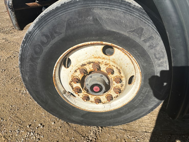 2005-sterling-lt8500-image-70