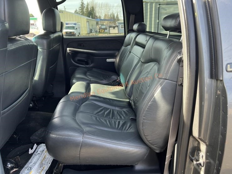 2002-chevrolet-silverado-2500-image-25