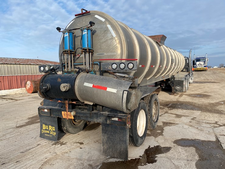 1980-trailmobile-tanker-image-8