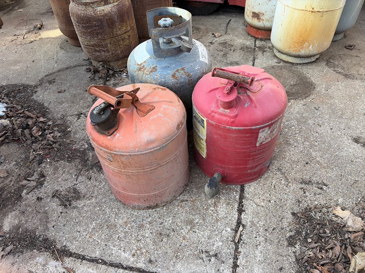 #95-•-3-safety-cans-and-propane-tank-image-2