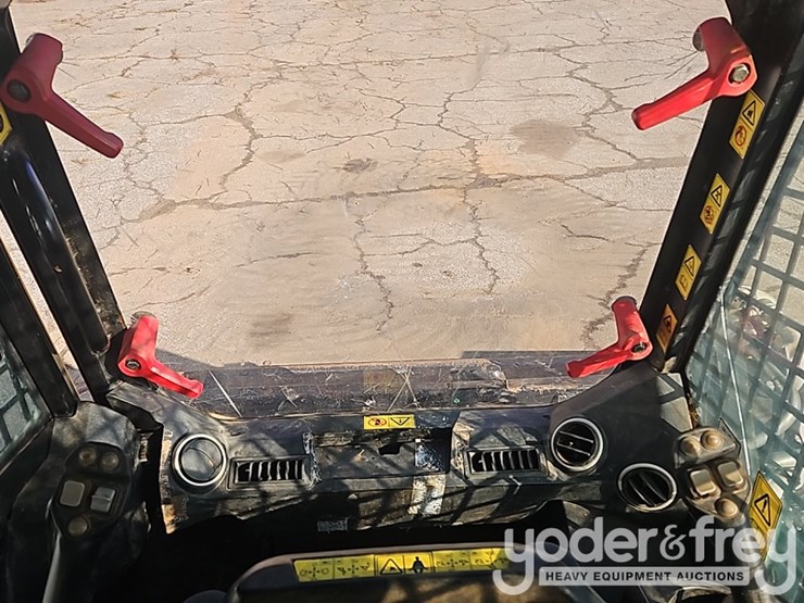 2019-jcb-270t-image-31