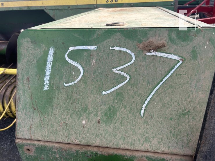 john-deere-336-image-10