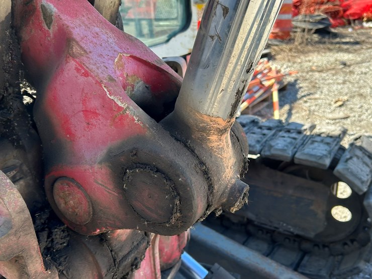 takeuchi-tb180fr-image-35