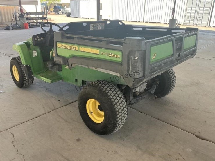 2014-john-deere-gator-image-5