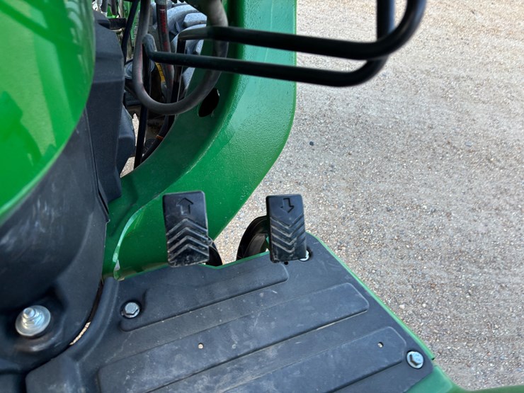 2022-john-deere-3025e-image-13
