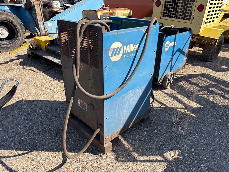 #2588-•-miller-welding-machine-image-2