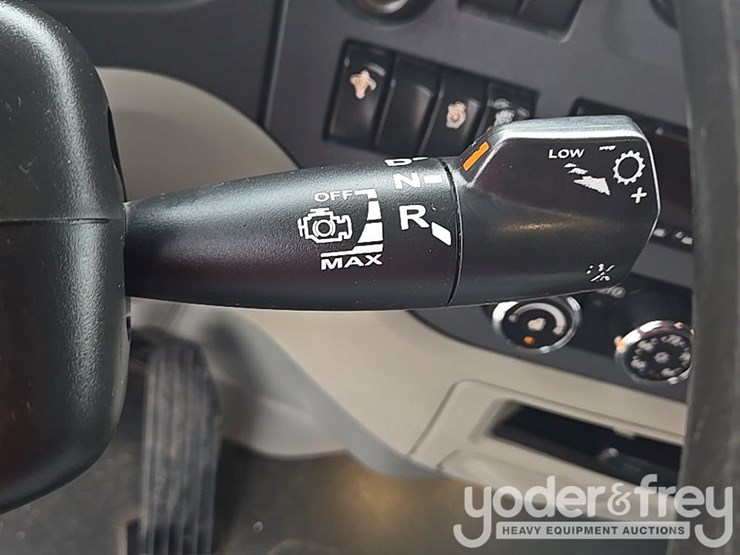 2019-peterbilt-579-image-76