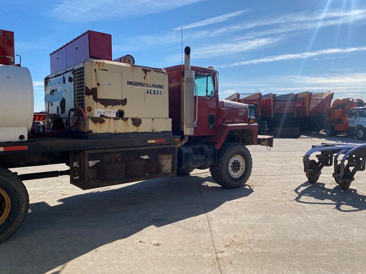 1994-international-paystar-5000-image-8