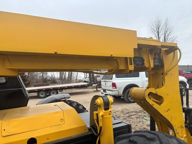 #2310-•-2004-gehl-rs8-telehandler-image-14