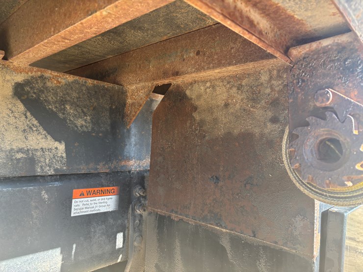 2005-sterling-lt8500-image-51