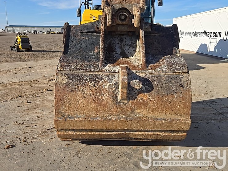 2022-komatsu-pc360-lc-11-image-11