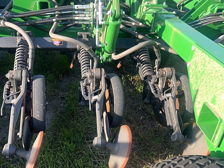 2018-john-deere-1910-image-178